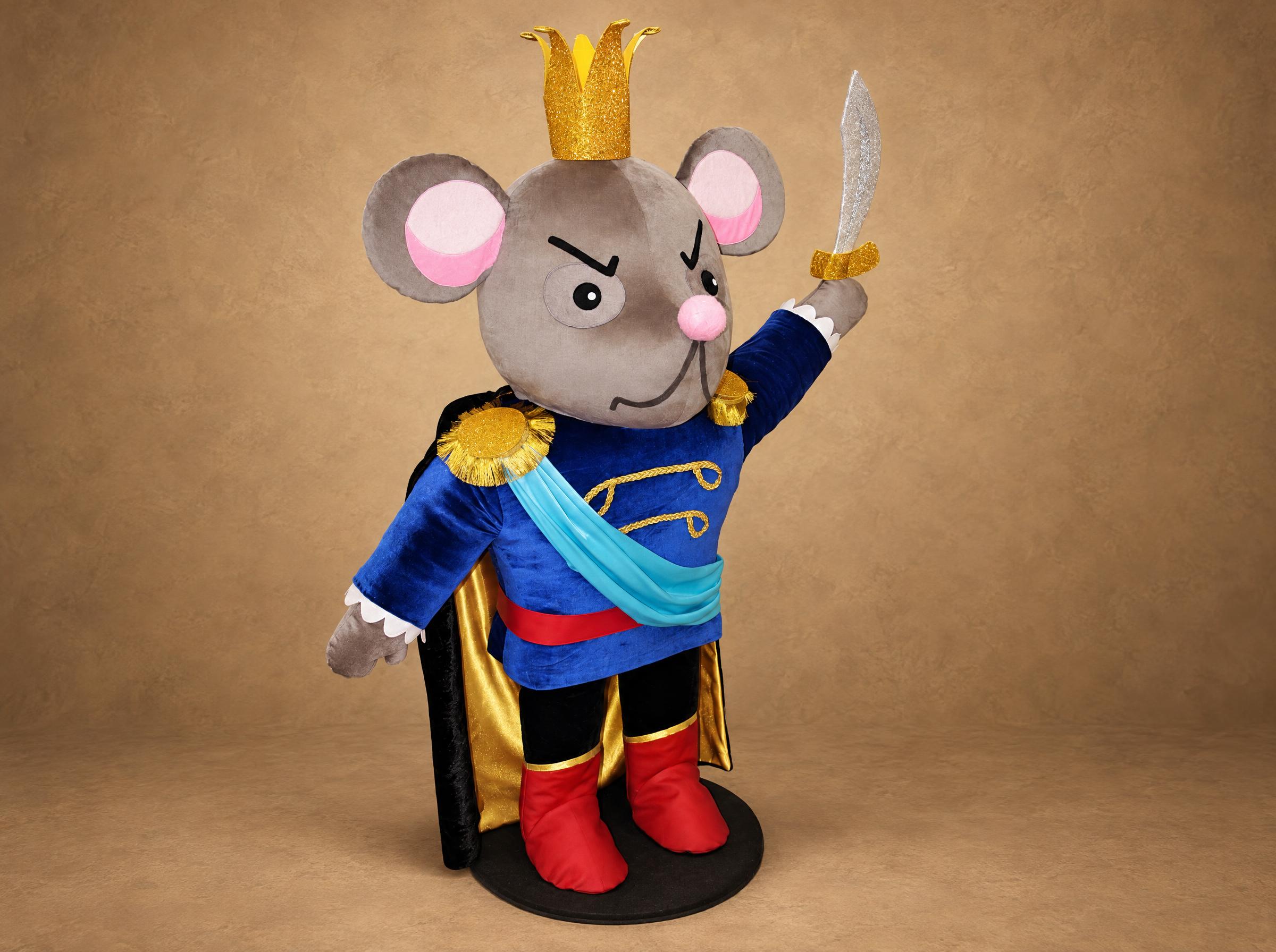 Mouse King plush figure with crown and sabre Mouse King plush figure sewn to order: grey mouse in a blue velvet jacket, gold crown and a raised silver sabre