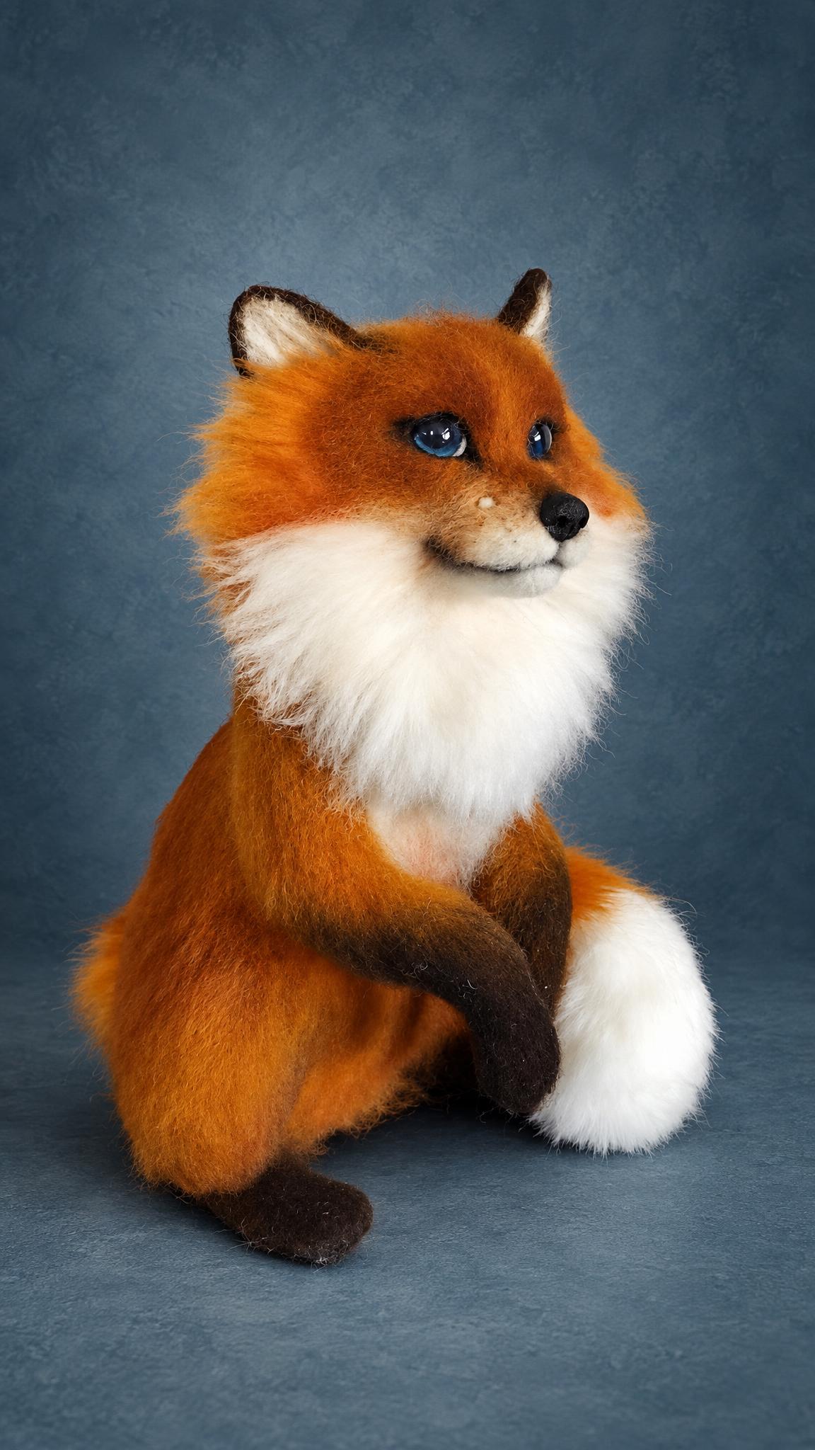 Realistic needle felted fox, made to order: ginger wool coat, white ruff, blue eyes and a tiny beauty mark