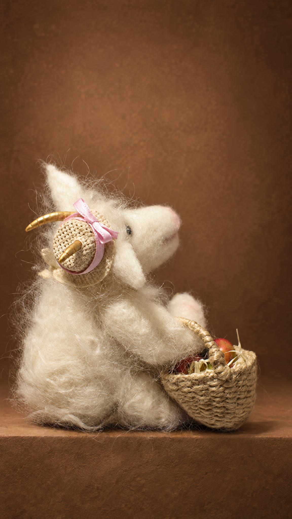 Felted goat gift for her, handmade to order from wool, straw hat, golden horns and a jute basket of apples