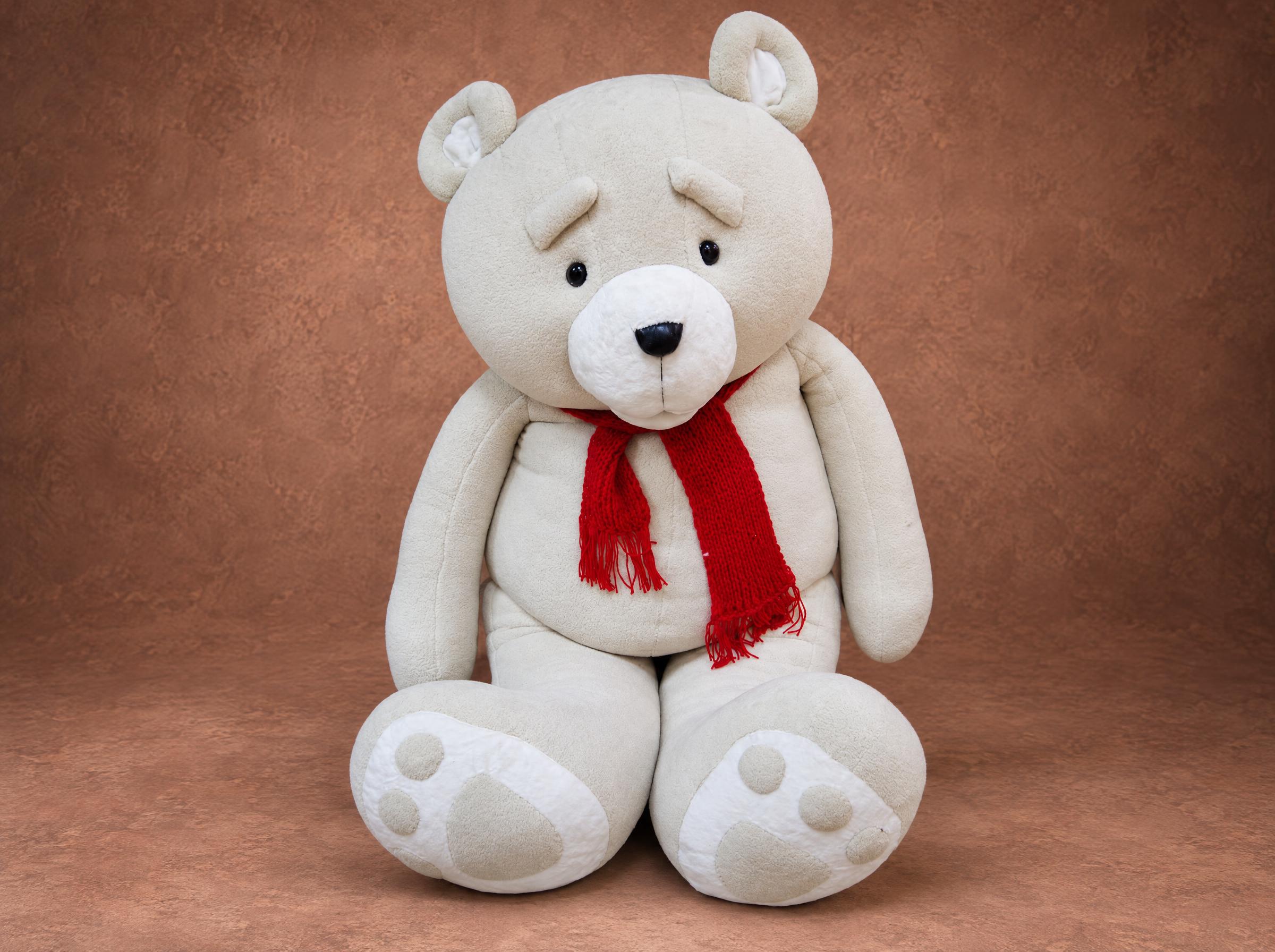 Giant Ted bear plush from the movie Ted, 160 cm of cream fleece with a red knitted scarf, sewn to order