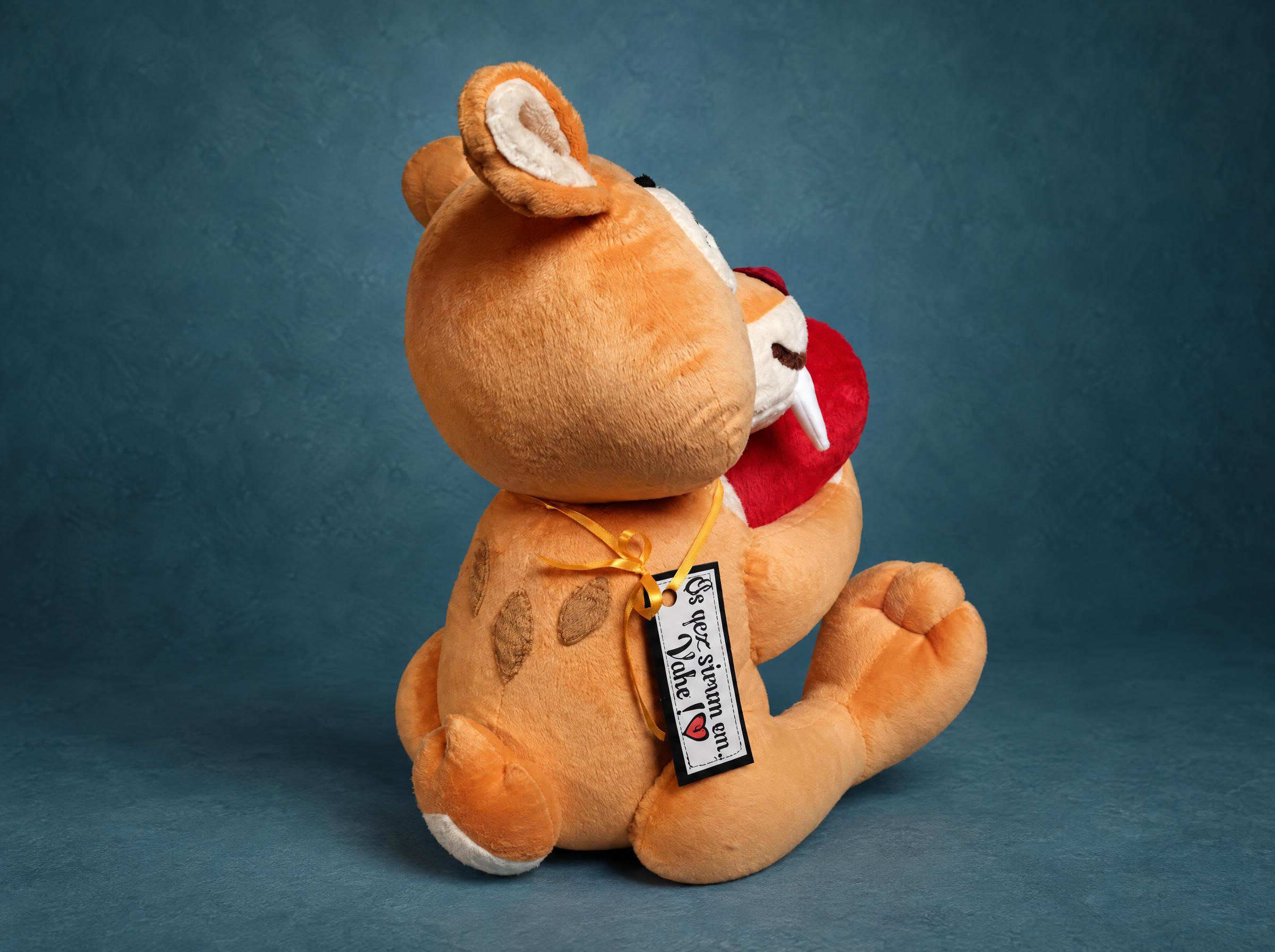 Tiger heart plush with gift tag Tiger heart plush with an "I love you" tag on a yellow ribbon, a custom sticker toy made to order