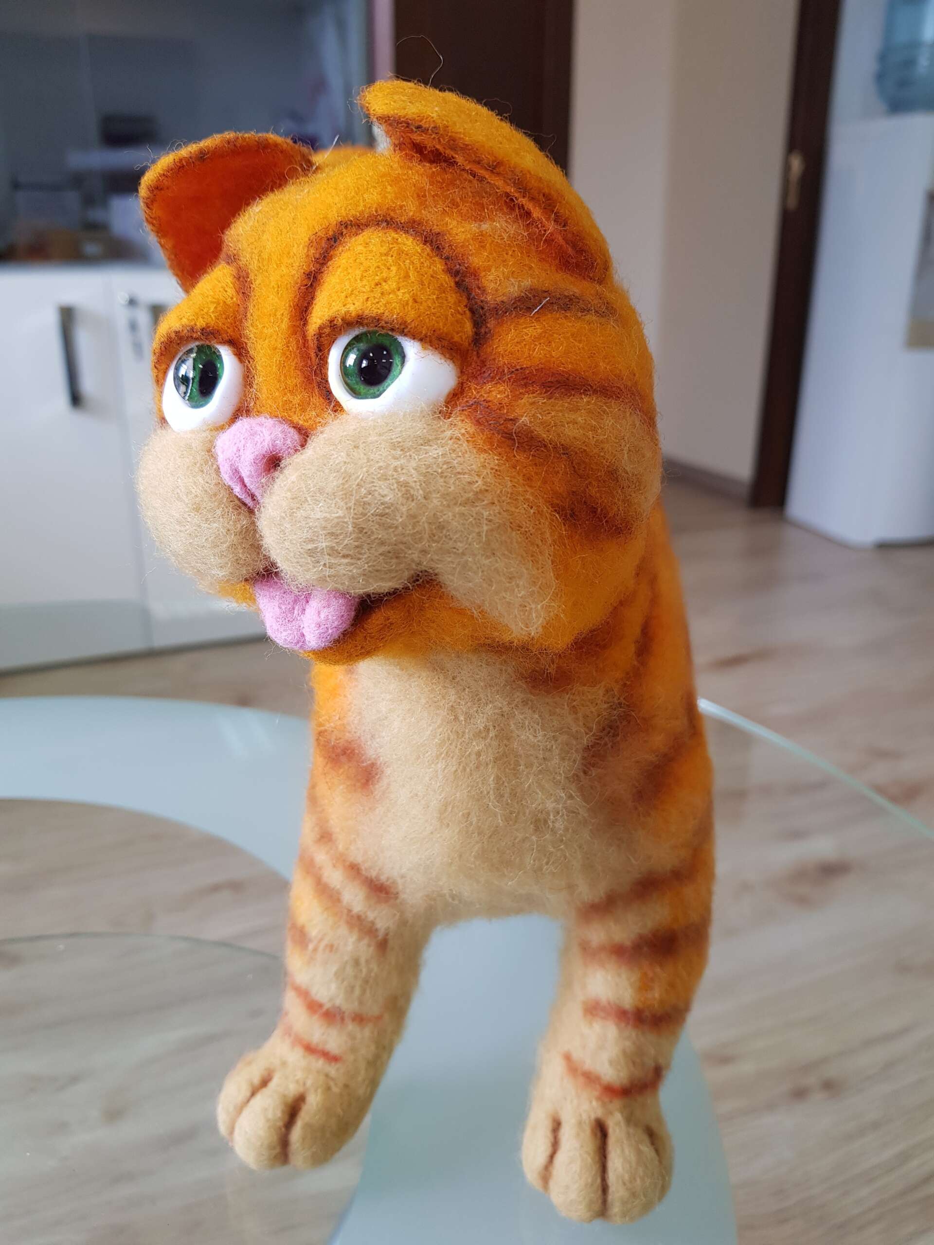 Garfield plush with orange tabby stripes Garfield plush with rust-red tabby stripes, beige chest and felted toe lines, handmade to order