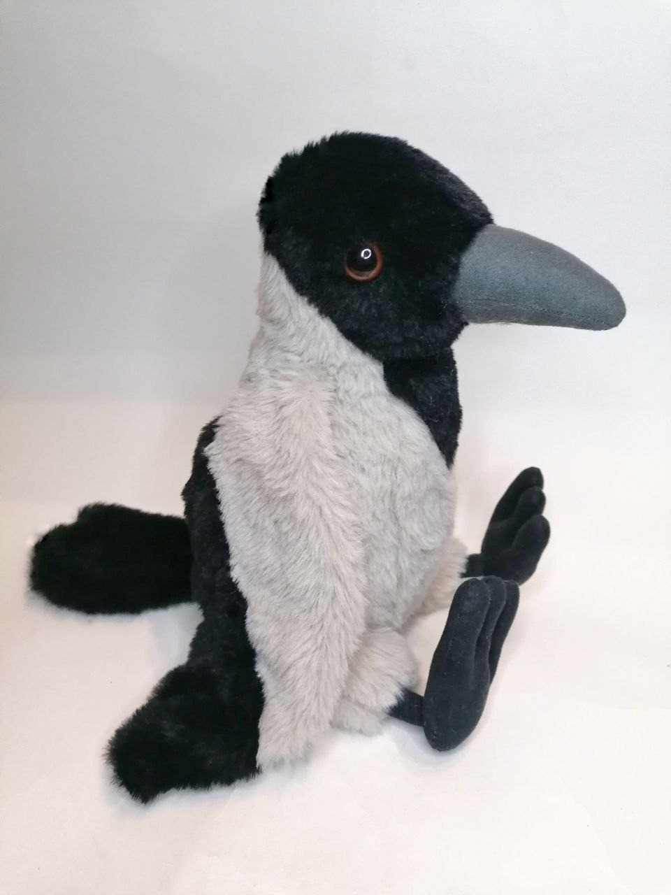 Hooded crow plush in grey faux fur Hooded crow plush with a grey faux fur chest, black tail and long fabric beak, made to order