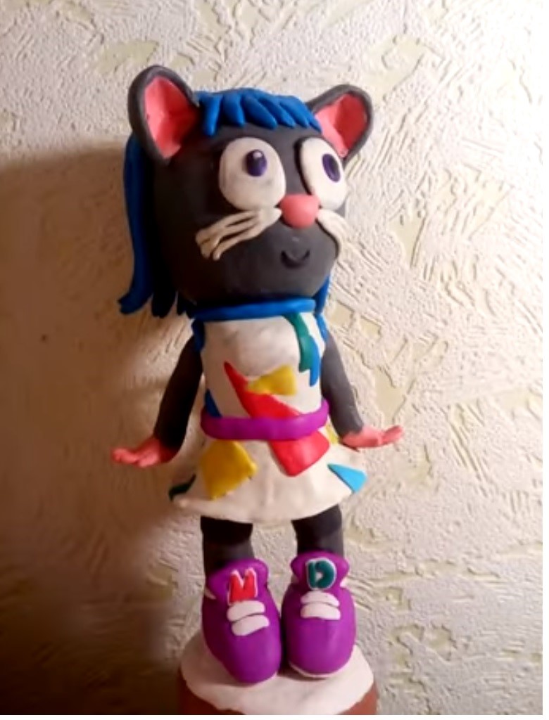 Plasticine model of Magistra The creator's plasticine model of Magistra, the reference our custom OC plush doll was sewn from to order