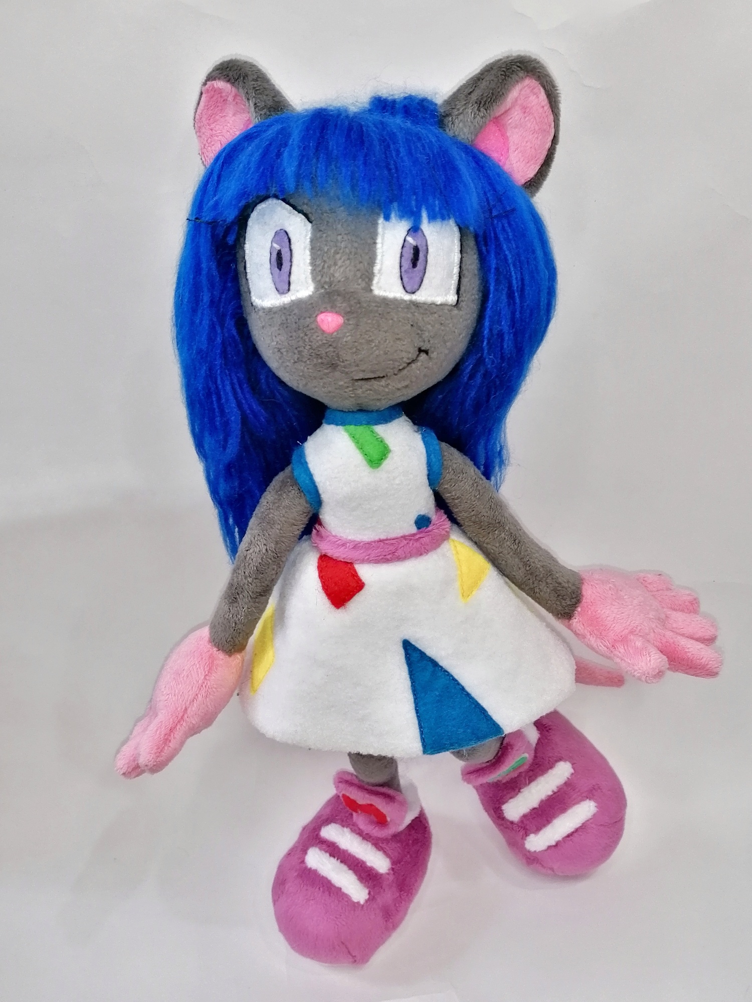 Magistra OC plush doll Handmade Magistra OC plush doll with blue hair, pink hands and white dress, a Sonic-style mouse made to order