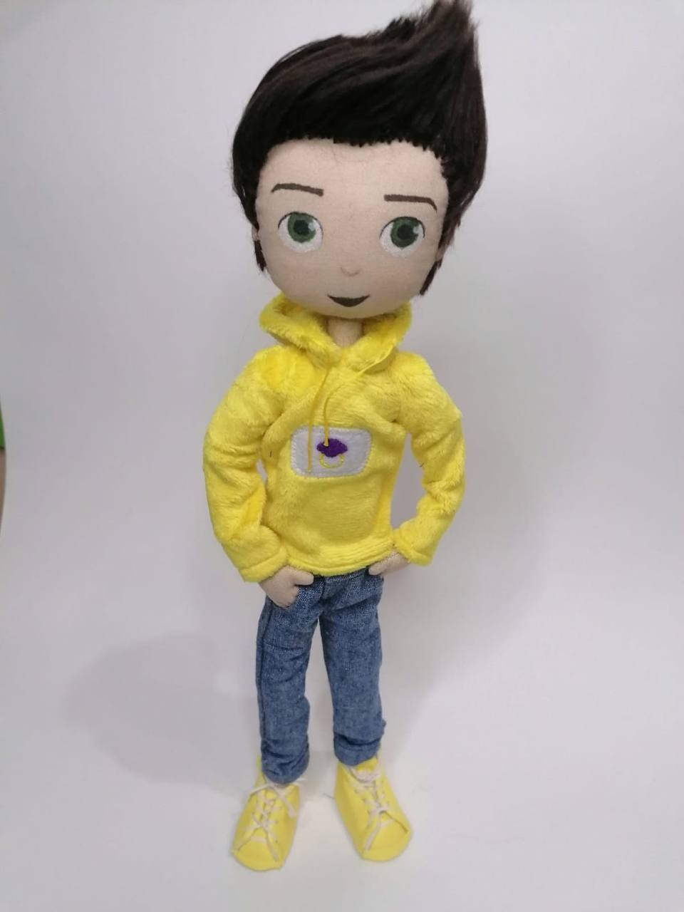 Mascot doll in a hoodie and jeans Custom mascot doll without his gown: yellow plush hoodie, denim jeans and yellow sneakers, made to order