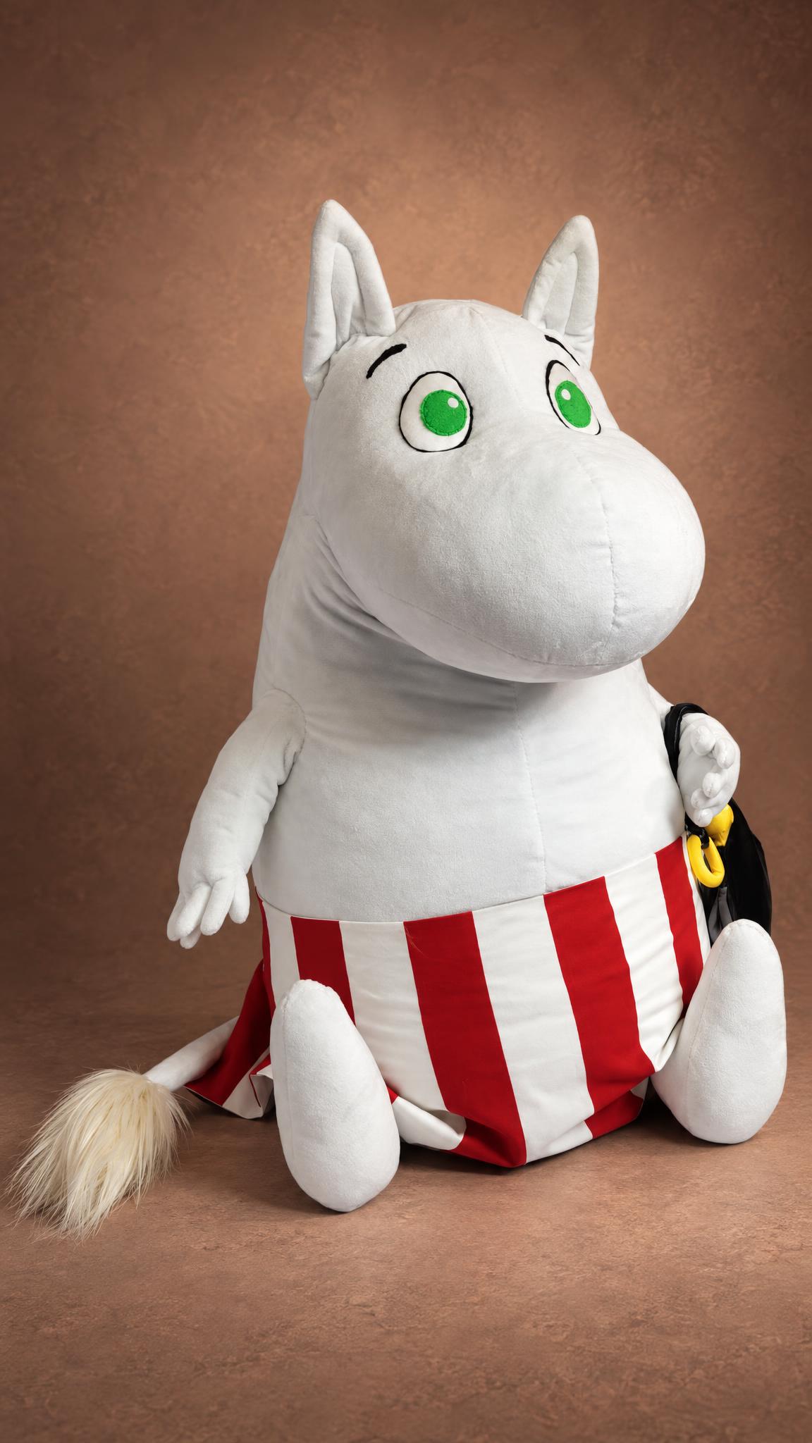 Custom Moominmamma plush sitting with her handbag, white Moomin toy with green eyes, sewn to order