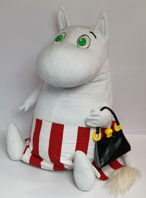 Moomin mama stuffed toy Moomin mama stuffed toy with a black handbag and faux fur tail, custom Moominmamma plush made to order