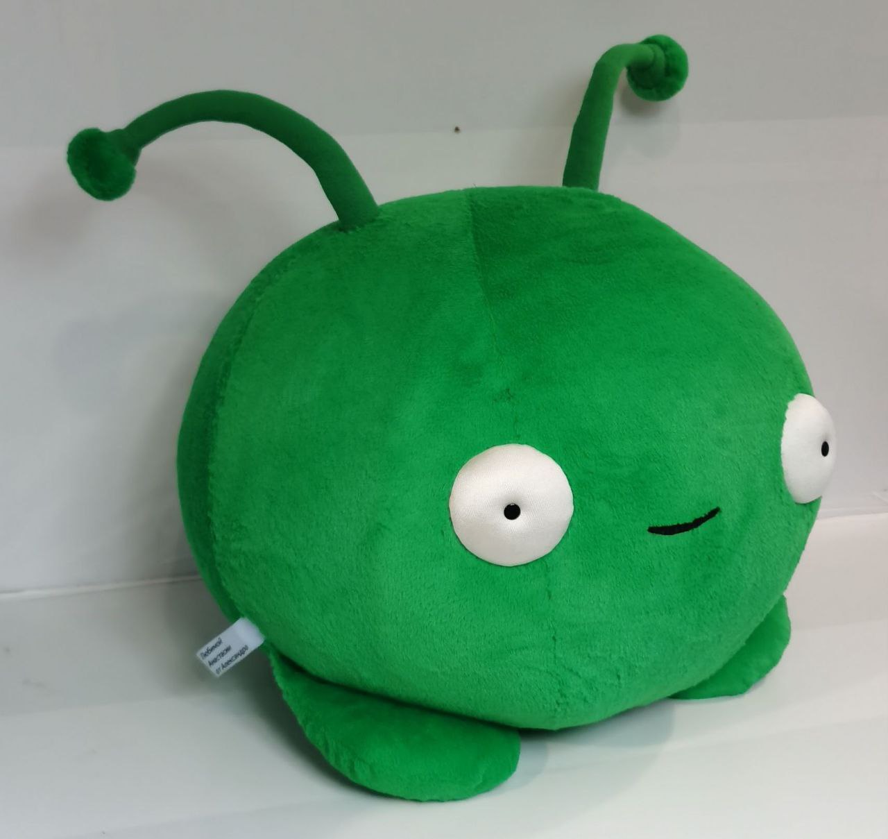 Mooncake plush, Final Space alien Custom Mooncake plush from Final Space with antennae spread wide and a small smile, handmade to order