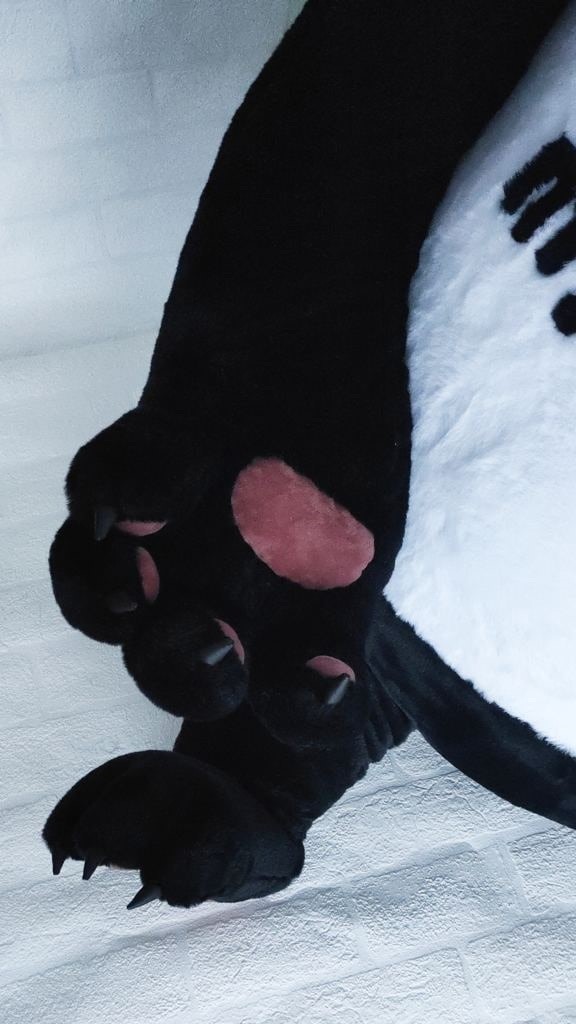 Panda mascot plush paw with claws Paw of a giant panda mascot plush: black faux fur, black claws and pink pads, custom made to order