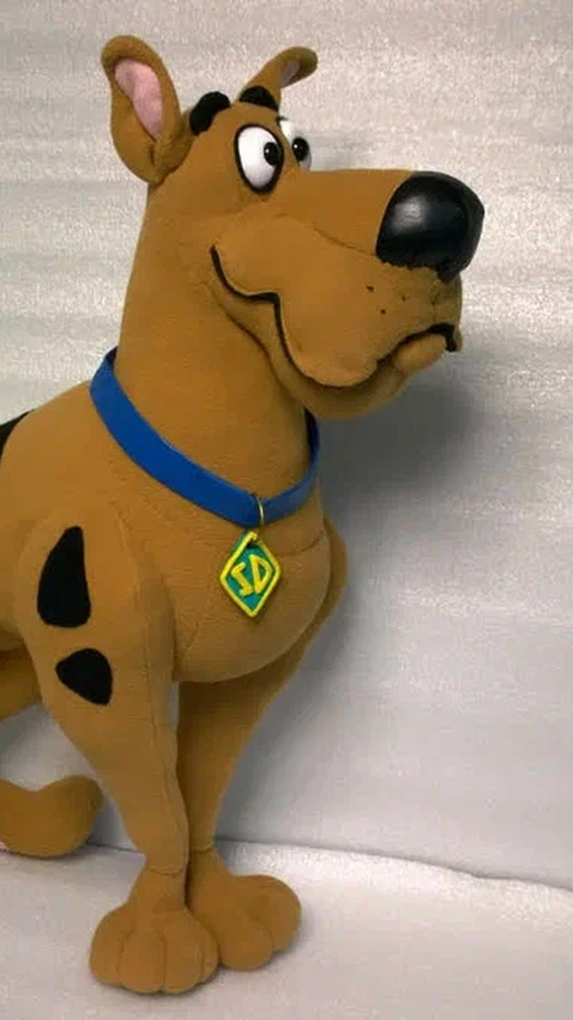Scooby-Doo plush in brown fleece with a blue collar and yellow SD tag, a 70 cm Great Dane sewn to order