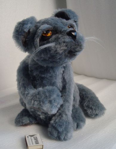 Scottish fold stuffed animal, poseable paw Custom Scottish fold stuffed animal with a wire frame: bendable front paw raised, blue-grey faux fur