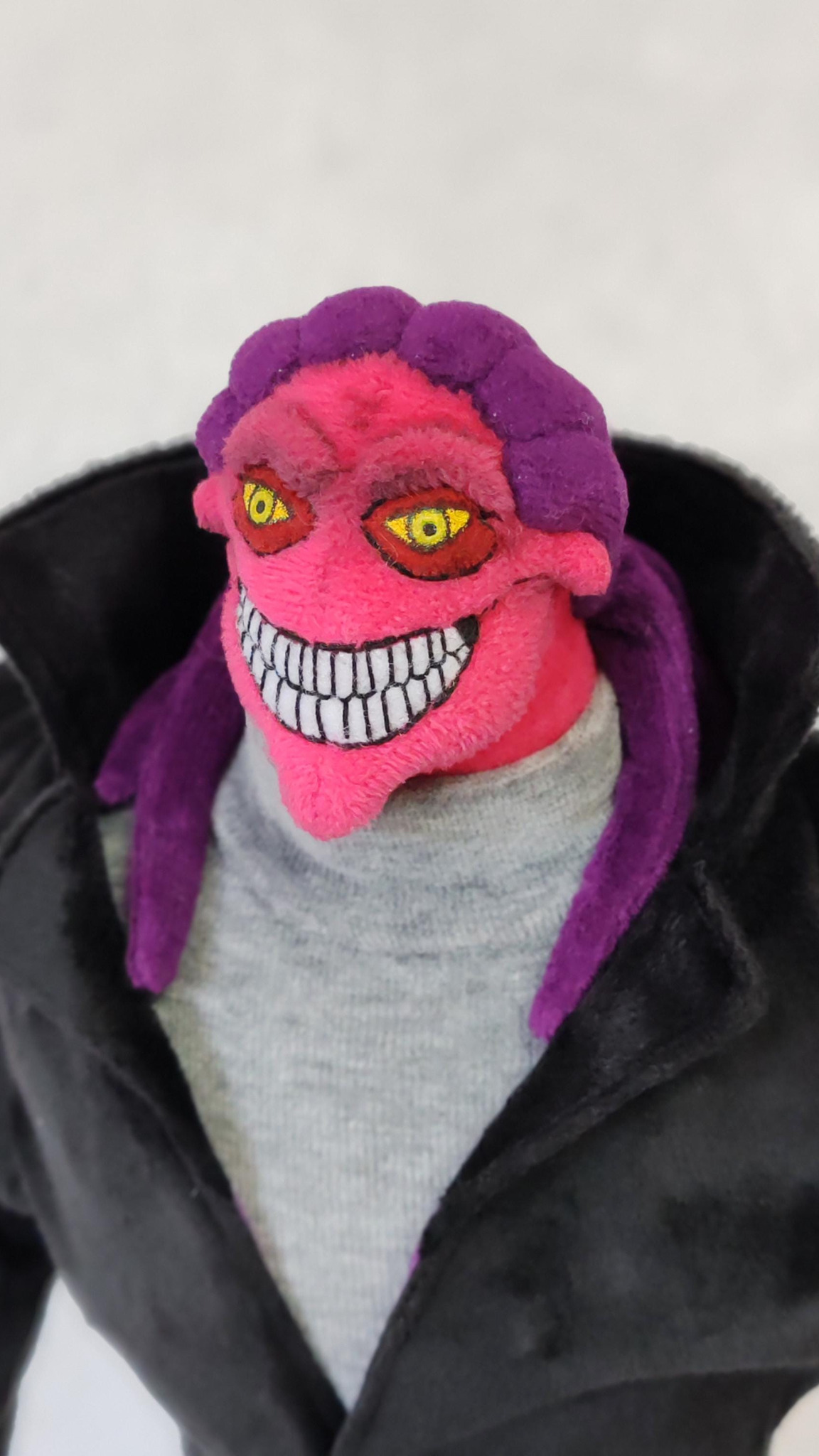 Thrax plush face with yellow eyes, a wide toothy grin and purple tendrils, Osmosis Jones fan doll to order