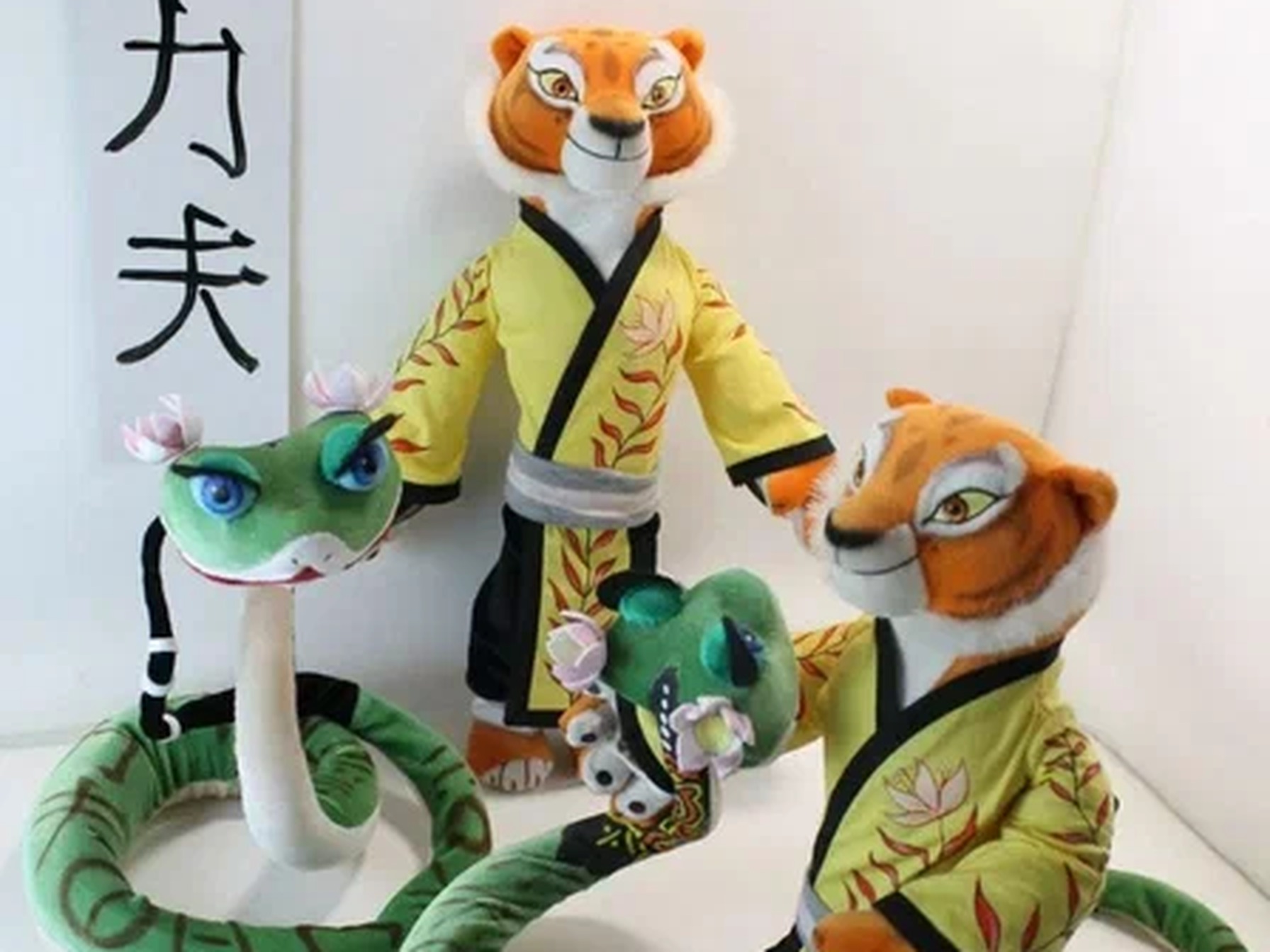 Tigress and Viper plush inspired by Kung Fu Panda: tigers in yellow lotus robes, green snakes, made to order