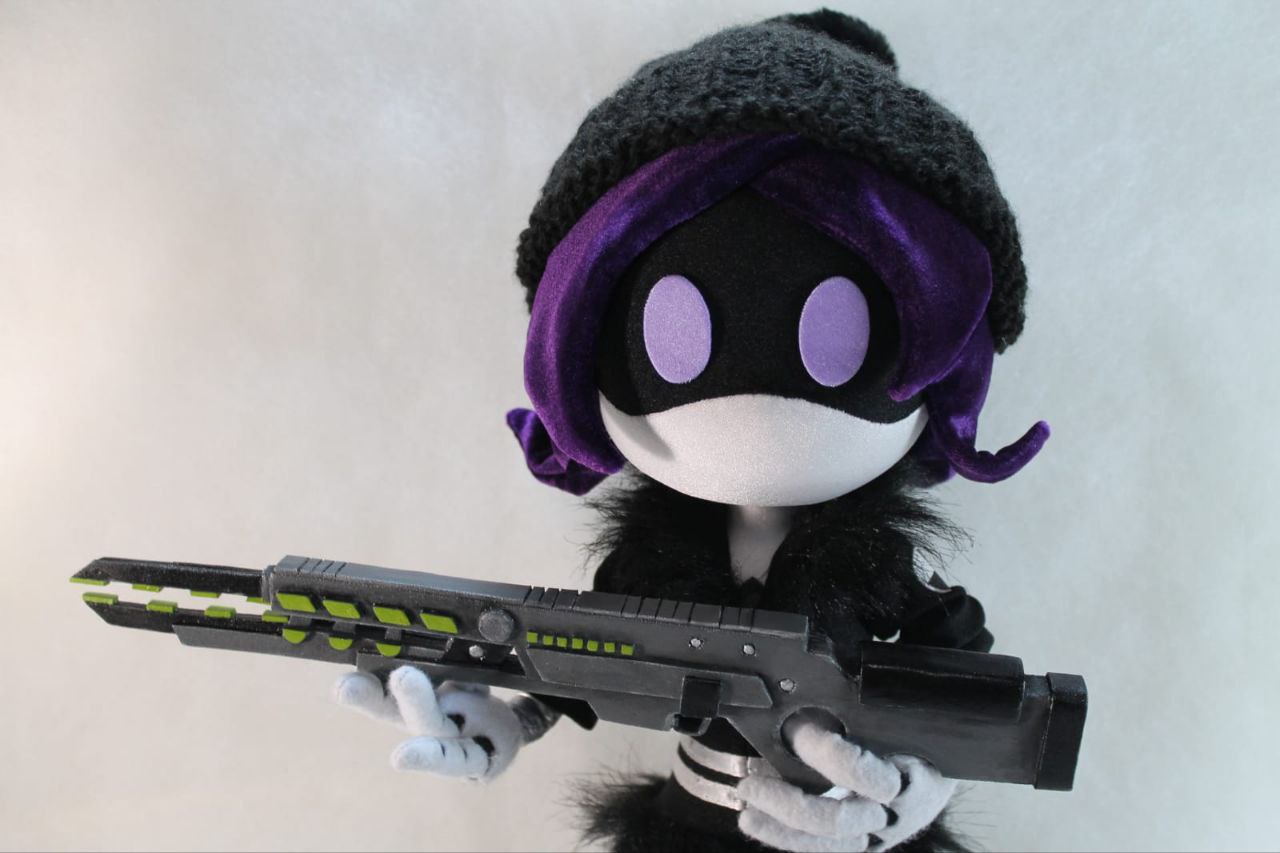 Uzi plush visor eyes and railgun, custom Murder Drones doll Uzi plush with lilac visor eyes holding her railgun in white gloves, a custom Murder Drones doll made to order